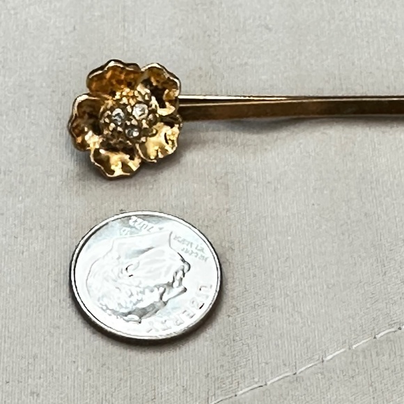Gold Tone Hair Pin w/Flower & Clear Crystals. Vintage. - Picture 9 of 11